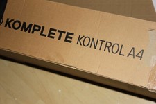 Native Instruments Komplete Kontrol A49 Midi Keyboard  sehr gut mit OVP