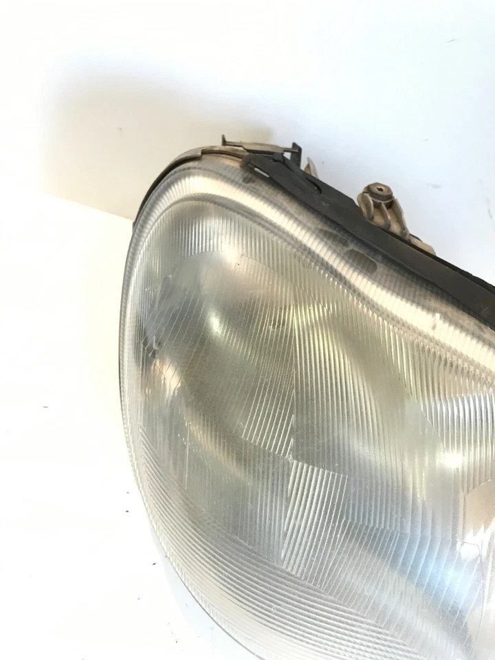 Mercedes W220 S Class Front Right Headlight A2208200261 0301153002 Genuine 2000 - Image 2 of 4