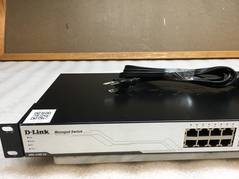 D-Link DGS-3100-24 BGS310024A Managed Network Switch with Rack Ears & PWR Cable - Image 2 of 4