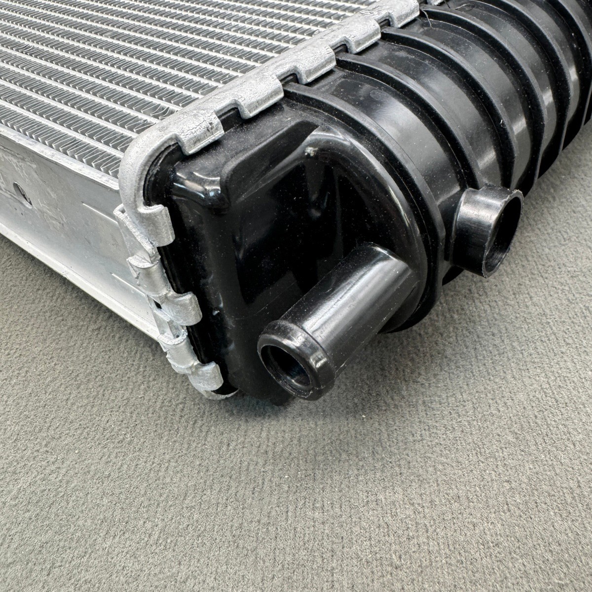 Left Or Right Radiator Charge Cooler for 2016-2018 Mclaren 570s Coupe 13L0183CP