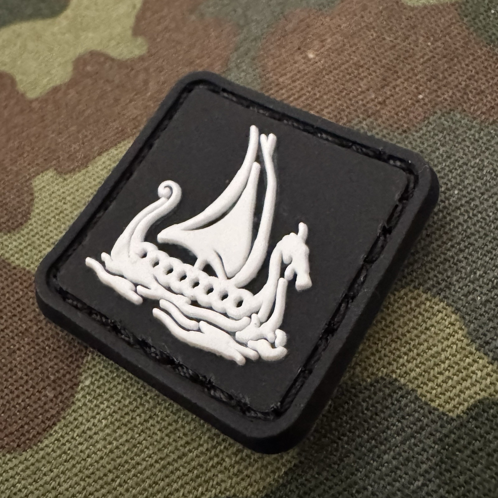 ::VIKING NORSE SHIP BOAT PVC Morale Patch Hook Back RANGER EYE EDC KIT LUMINOUS