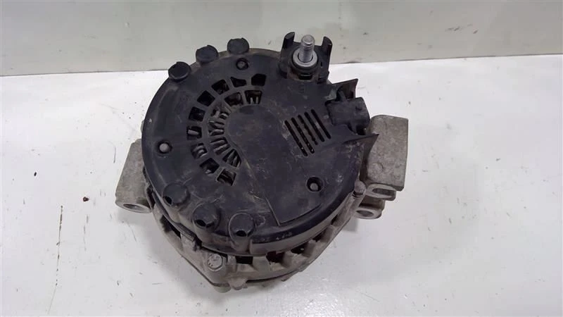 Alternador de motor Chevrolet Colorado 2018-2020 OEM 84129223 Foto 4 de 4