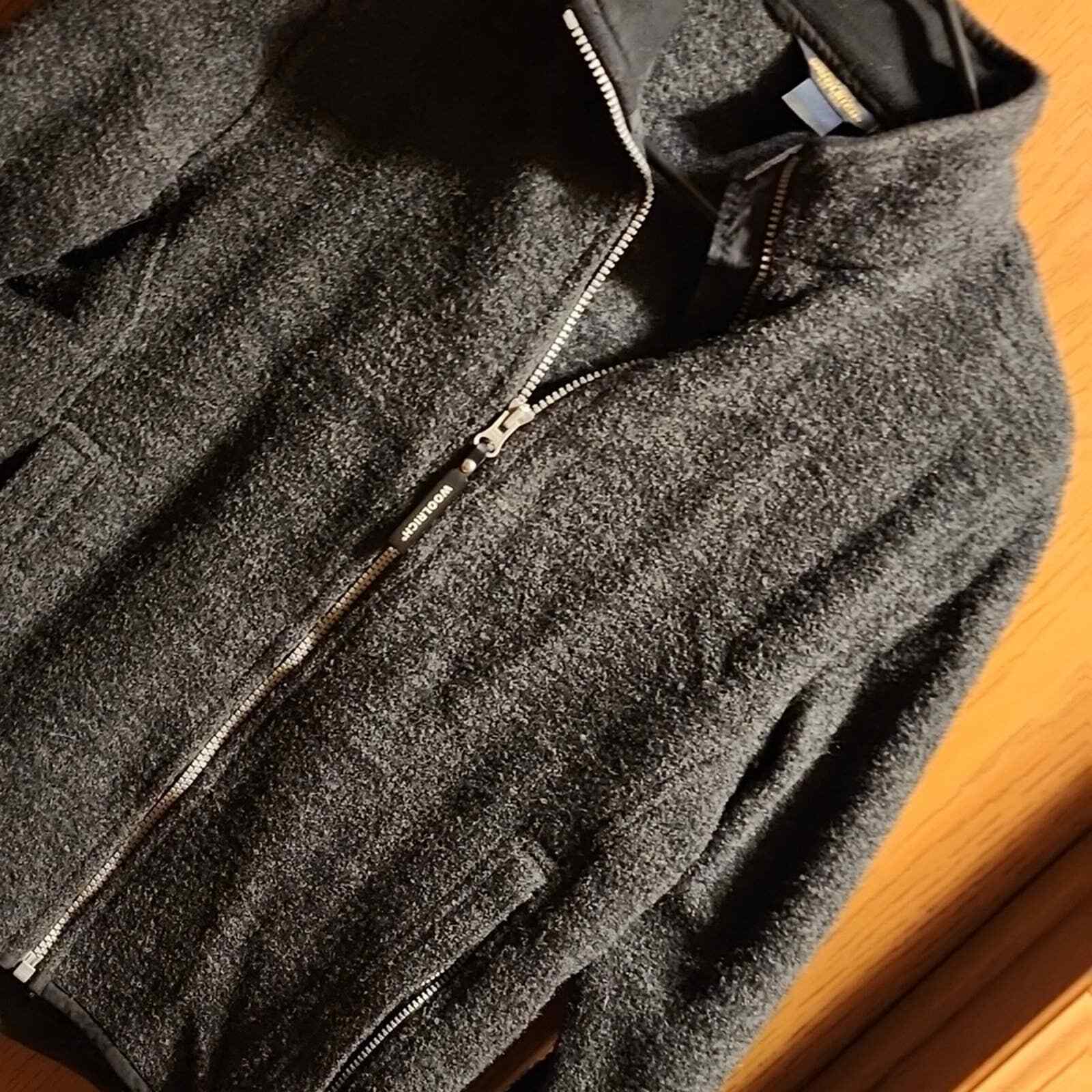 Woolrich jacket light weight small - image 3