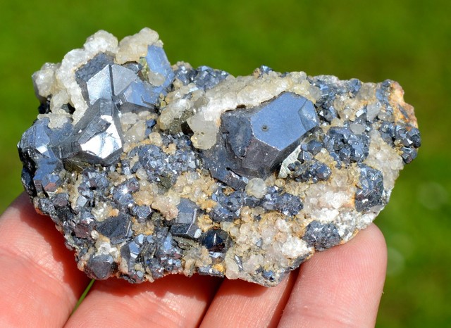 Calcite & Galena 205 Grammi - Trepča Complex Trepča Valley Mitrovica Kosovo Calcite & Galena 205 Grammi - Trepča Complex Trepča Valley Mitrovica Kosovo