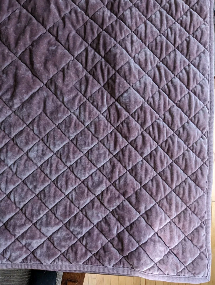 Threshold Velvet Quilt Comforter Queen Luxe Diamond Blanket Bedspread Pink Mauve - Image 3 of 4