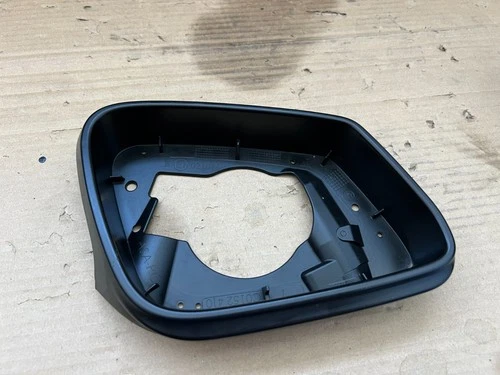 BMW 5 6 7 E60 E61 F10 F11 F18 F12 F13 F01 F02 F03 F04 RH Mirror Supporting Ring