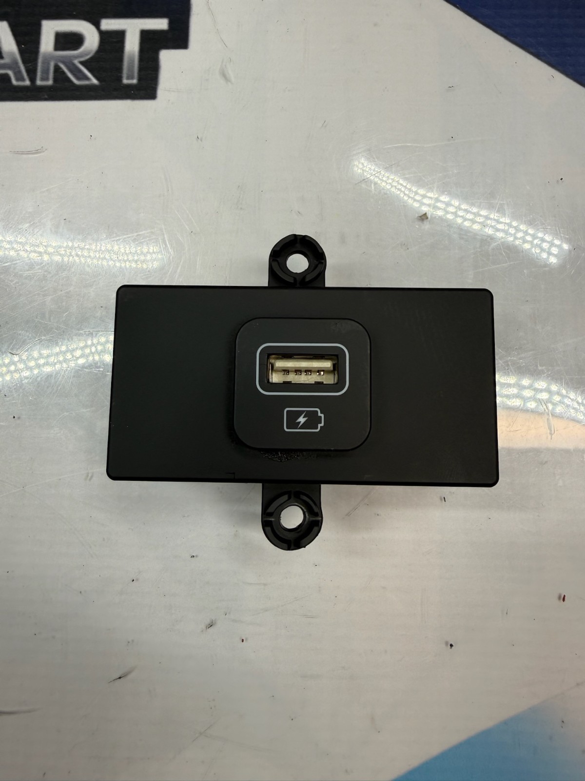 2020-2024 HYUNDAI PALISADE LEFT REAR USB ADAPTER CHARGER PORT SET OEM