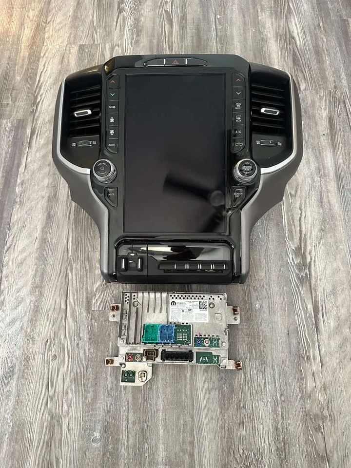 RAM 12 Inch Screen 2019-2025 RAM 1500 2500 3500 with Unconnect 5 Module - Image 3 of 4