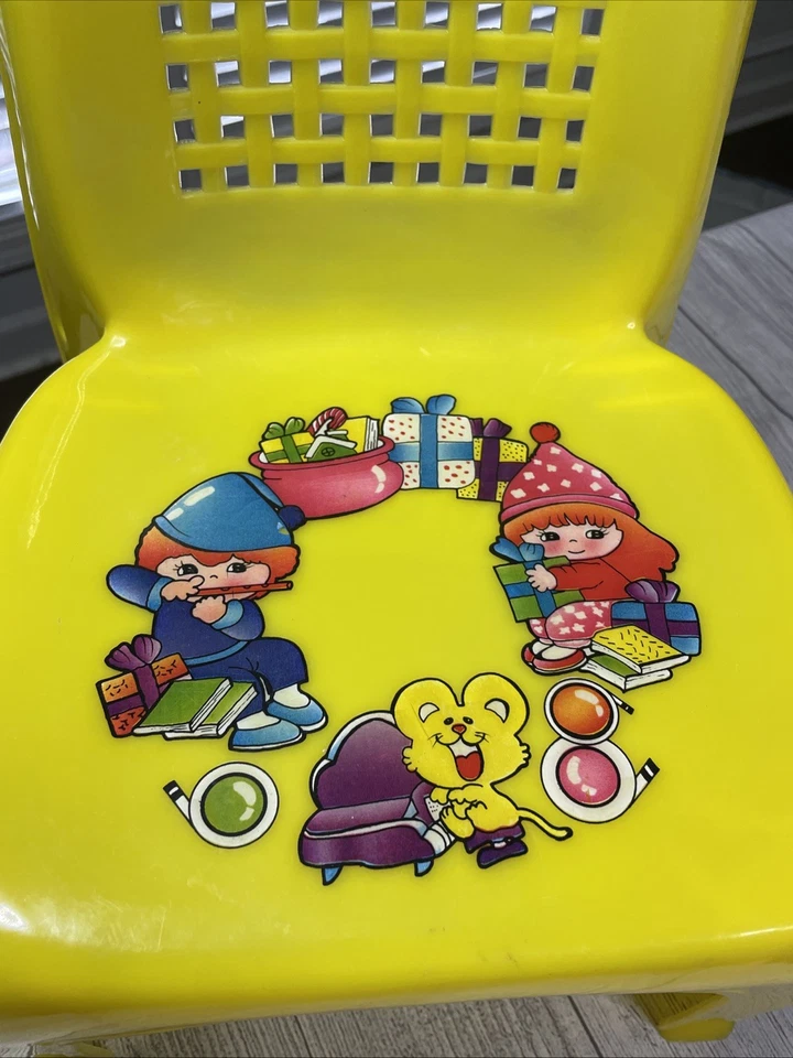 Silla infantil estilo Harlin vintage de plástico amarillo nostalgia estilo anime Taiwán años 80 Foto 4 de 4