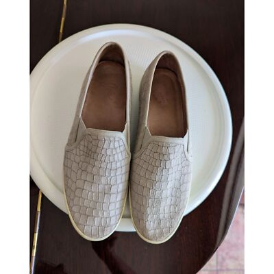 Joie Kidmore leather slip-on embossed alligator pattern loafers