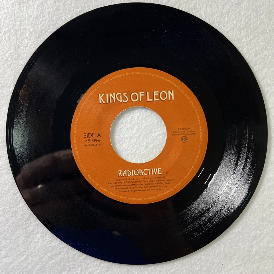 KINGS OF LEON “Radioactive” w/ RARE REMIX 2010 USA LIMITED PROMO 7” VINYL 45 (EX - Image 3 of 4
