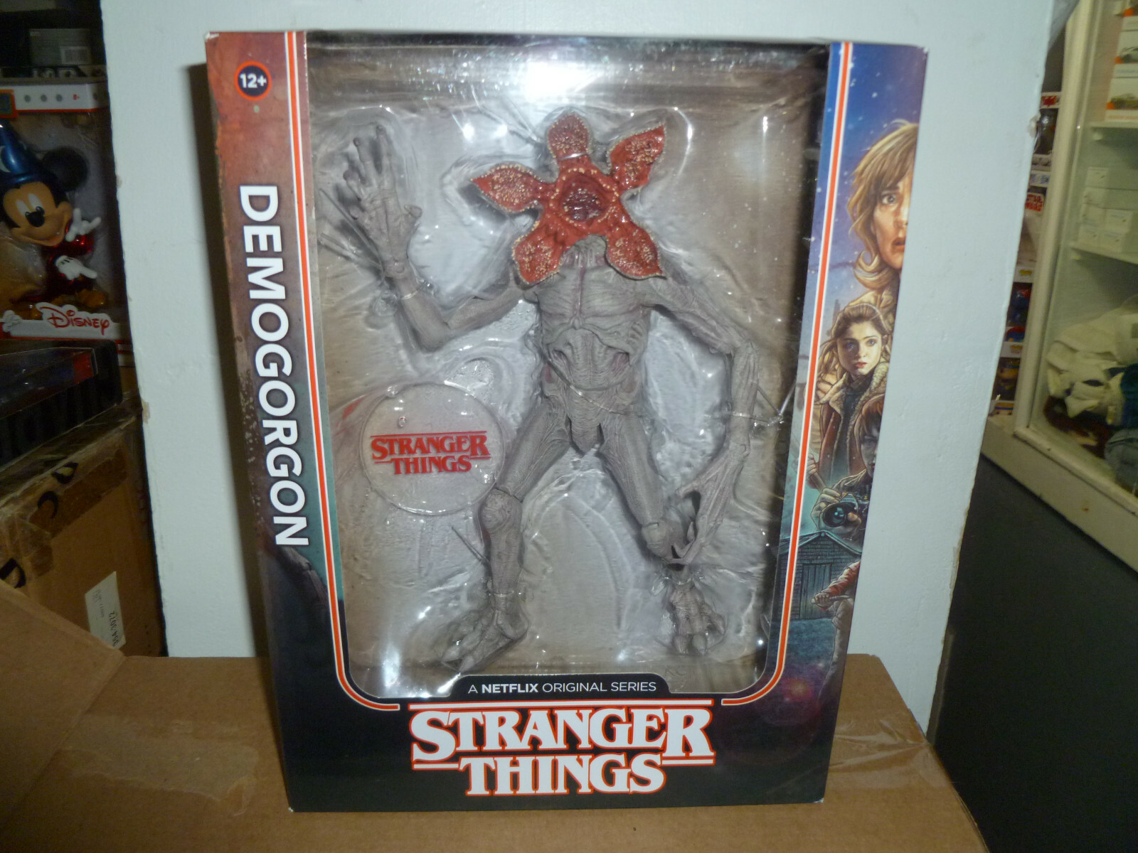 Spielzeug McFarlane Toys Stranger Things Deluxe Action