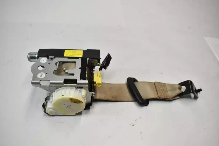 Cinturón de seguridad trasero derecho beige OEM 12-18 MERCEDES W218 CLS550 CLS400 CLS63 AMG Foto 4 de 4