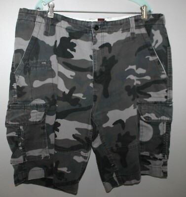 BLACK CAMO CARGO SHORTS SZ 
