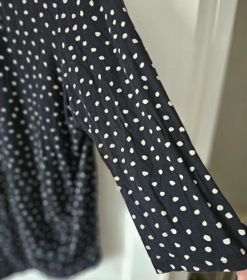 New Look size 18 ladies Maternity black spotty t shirt - Image 4 of 4