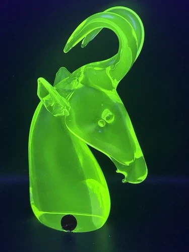 Murano Uranium Vaseline Glass Ram Head