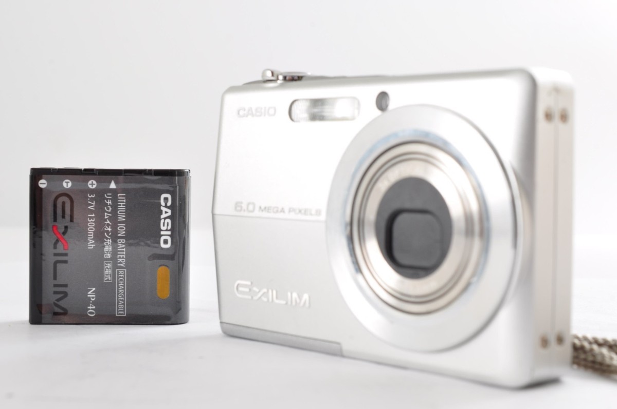 Casio Exilim EX-Z600 Silver 6.0MP Digital Camera [Exc+5