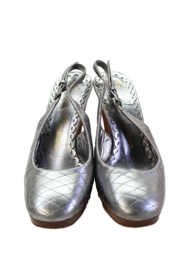 Tacones Juicy Couture para mujer con detalle acolchado metálico plateados talla 7,5 Foto 2 de 4