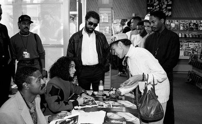 Actress and singer Jasmine Guy signs autographs and greets fans at- Old Photo 3