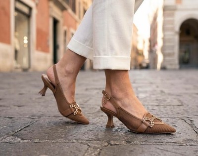 DECOLEETé CAMEL Gold&Gold GD400 DAMENSCHUHE MIT MITTLEREM ABSATZ MODE 2026