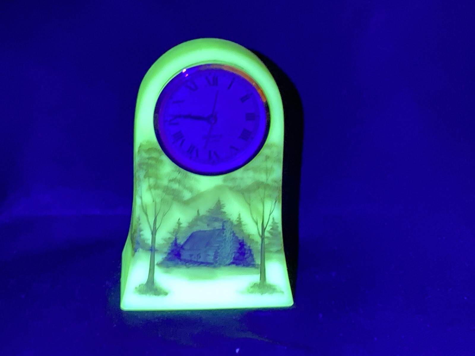 Fenton Uranium Custard Cabin In The Mountains Clock *Signed G. Finn* 1980's RARE