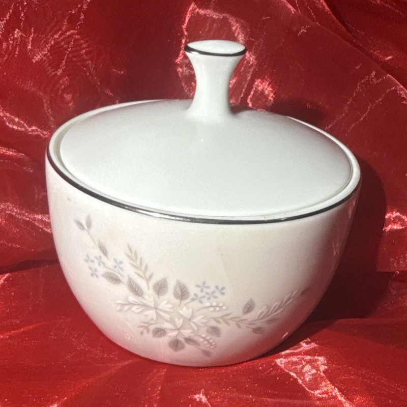 Noritake Colmar 5419  Sugar Bowl w/ Lid White Gray Blue