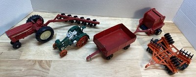 Allis-Chalmers International John Deere Tractor and Equipment Set ERTL 1/32 