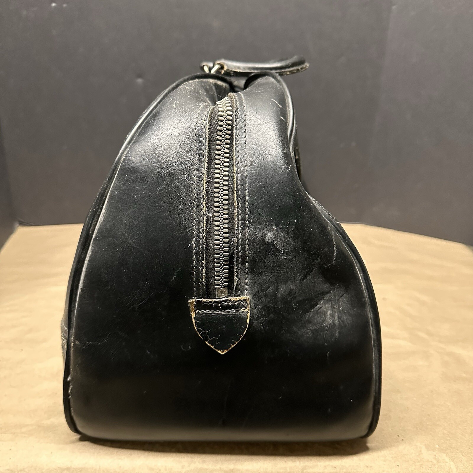 Vgt Crest NY Doctors Top Grain Cowhide Leather Black Satchel Bag Attache' Case