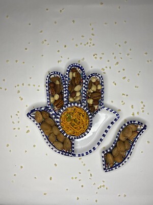 Keramikhand von Fatima. Tauchset - Servierbrett - Handwerklicher tunesischer Ton