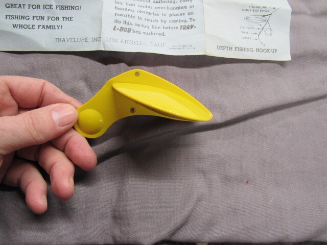 VINTAGE TRAV-l-BOB FISHING BOBBER RED/YELLOW W/ Instructions
