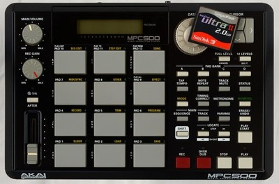 AKAI MPC500 Black Sampler and Sequencer Working Complete in Box, extra  card