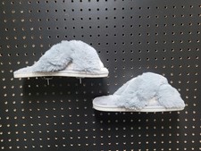 Cozy Plush Women's Slippers - Act Fast, Stay Comfy