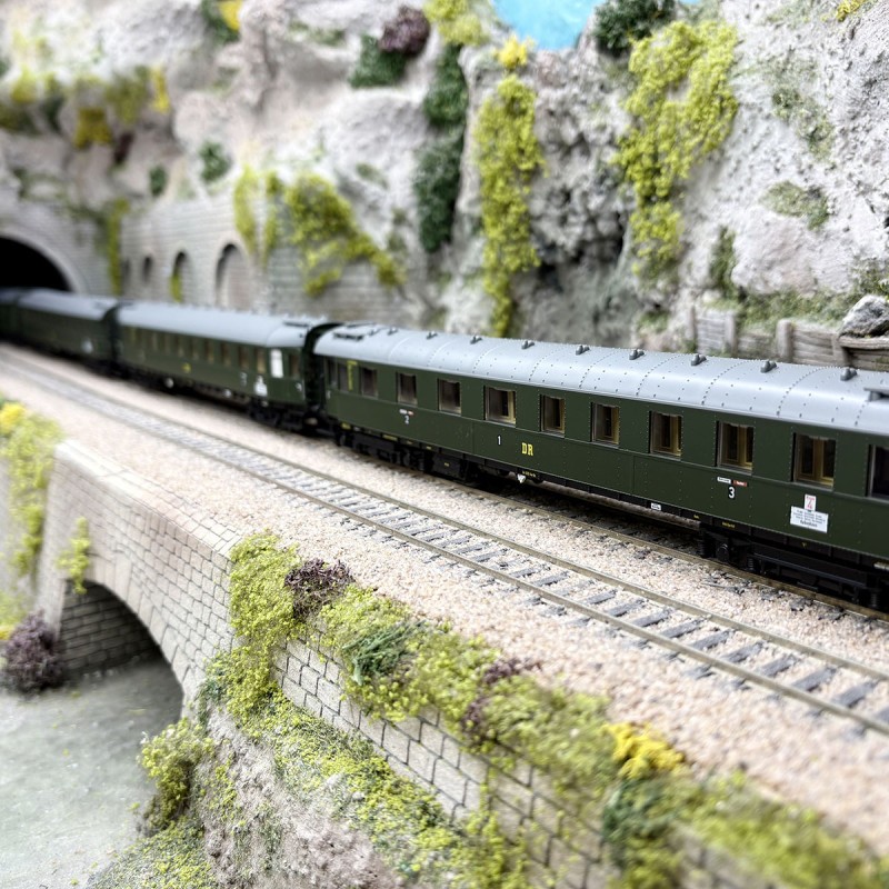 Voitures grandes lignes DR Époque III Märklin type unifiées 1928-30 pour train HO