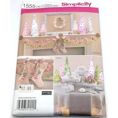 SIMPLICITY Christmas Decorations Pattern One Size Trees Wreath Stockings Decor