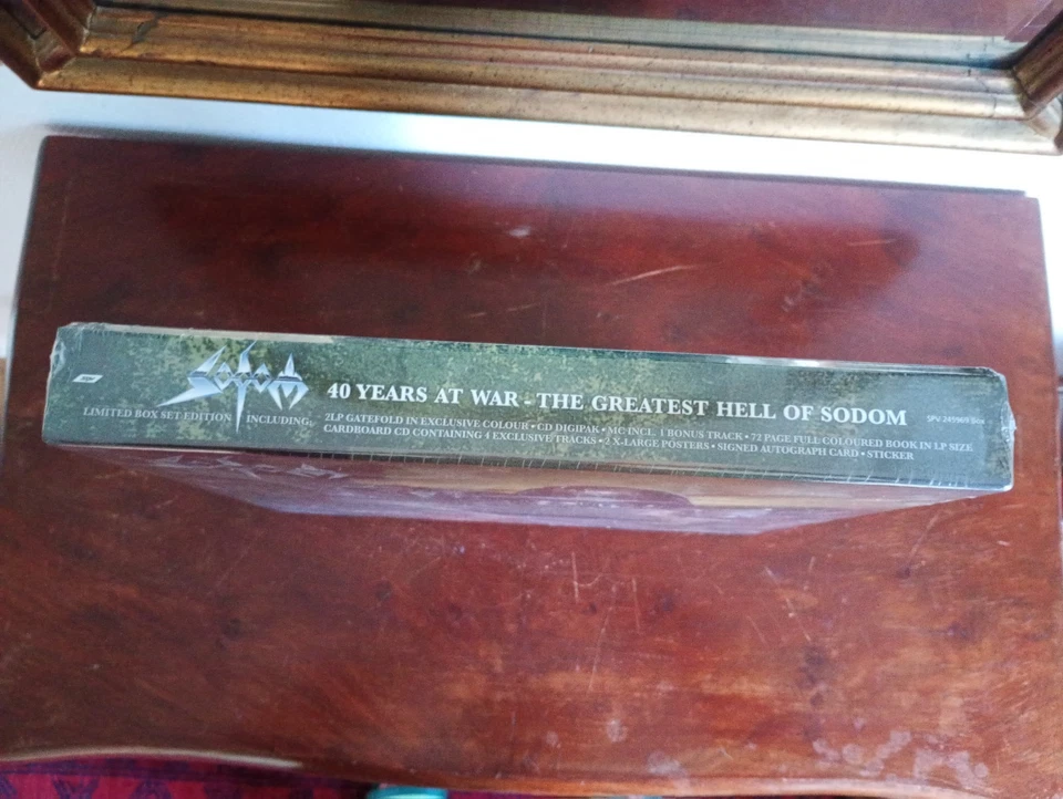 Sodom - 40 Years at War - Hell Of Sodom - Limited Vinyl Box Edition LP & CD NEU! - Bild 4 von 4