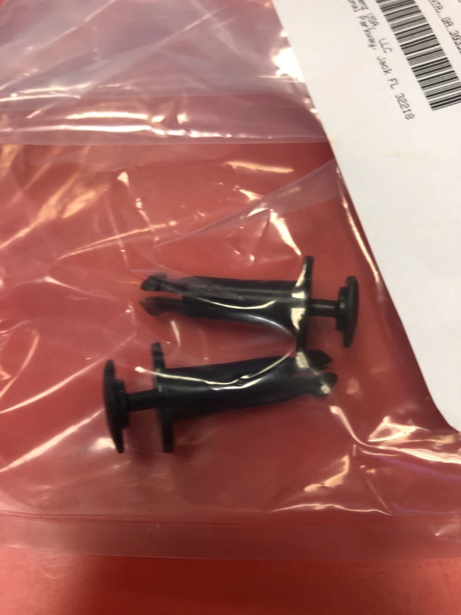 1 PAIR GENUINE MERCEDES-BENZ TRUNK LID TRIM RIVET 000-991-51-40  