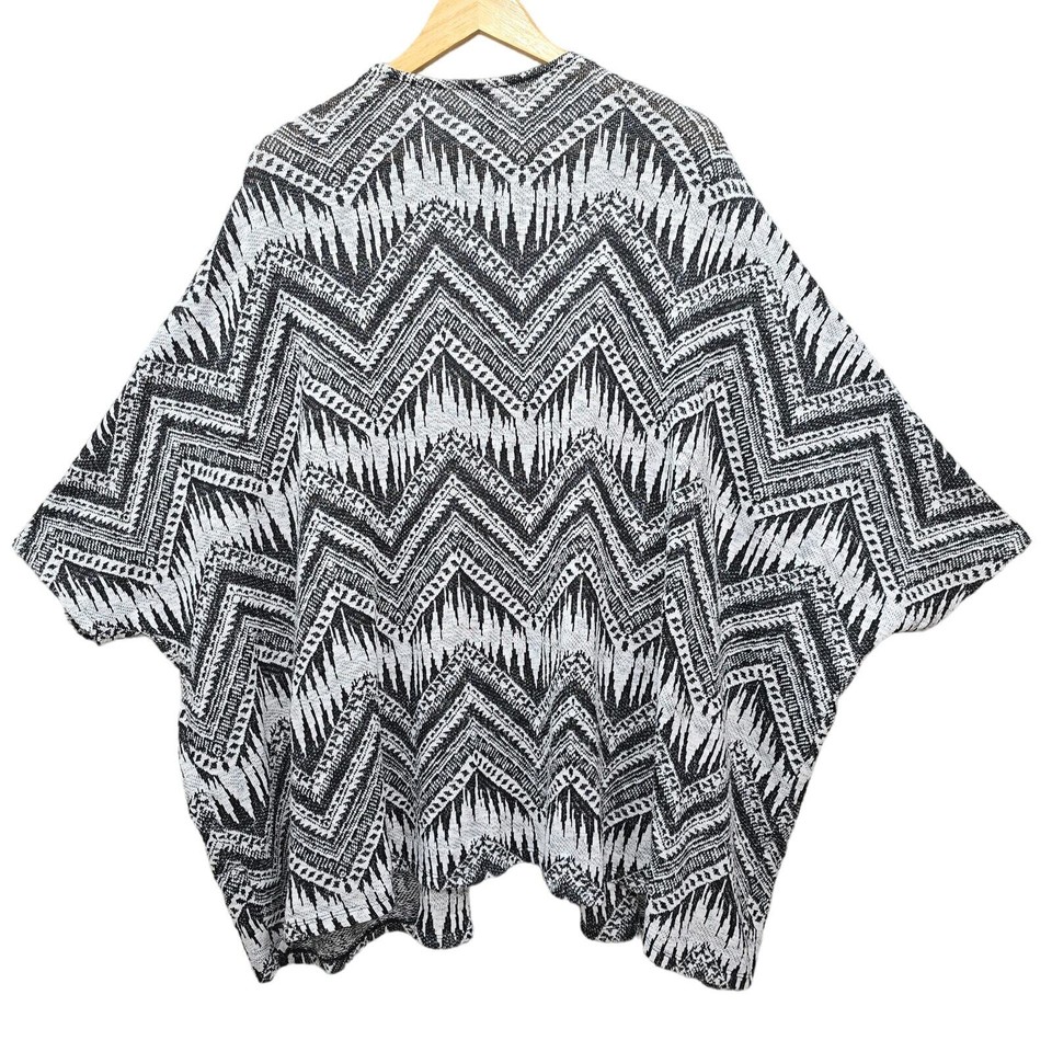 H&M Divided Kimono Cardigan Sweater Womens Large Black White Chevron