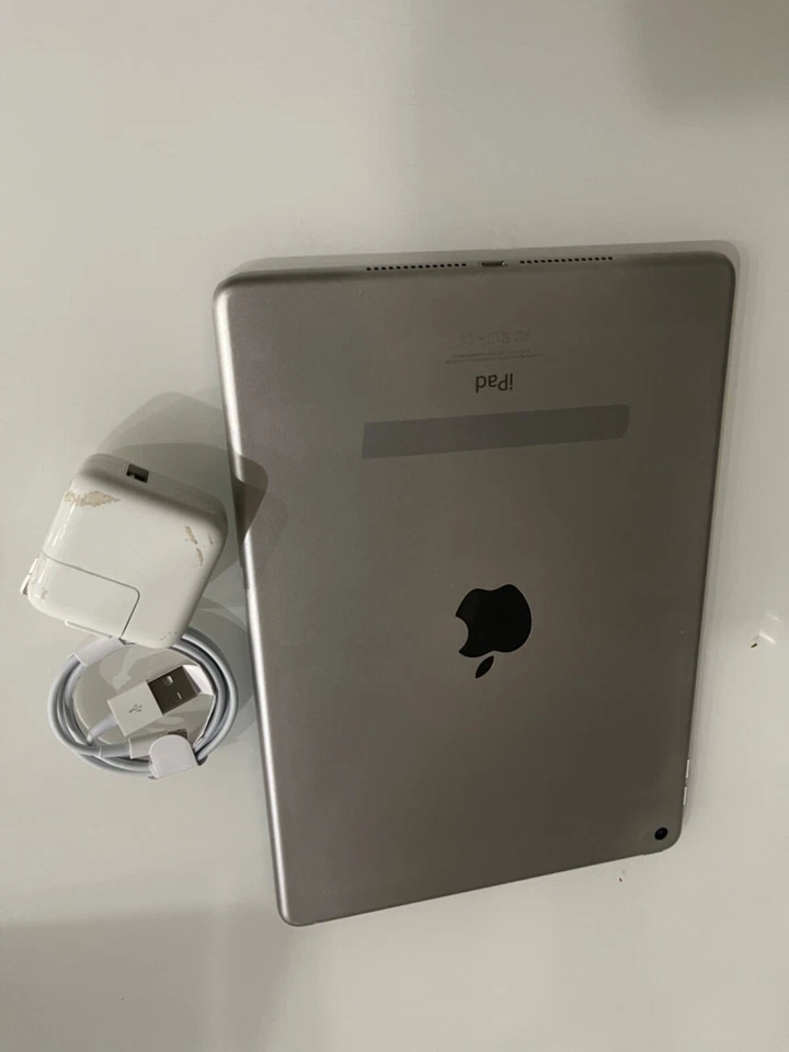 iPad Air 2 32 GB Wifi-Only Space-Grey Very Good Condition - Image 4 of 4