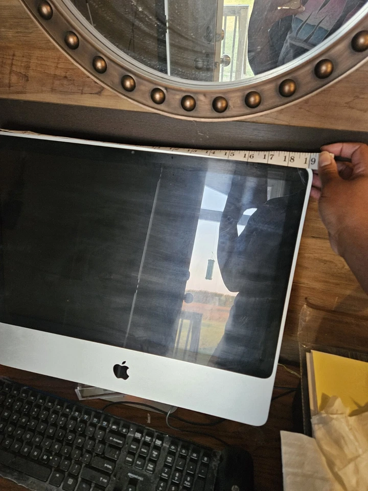 Apple iMac 20" Desktop - MC015LLC (June, 2009) - Image 3 of 4