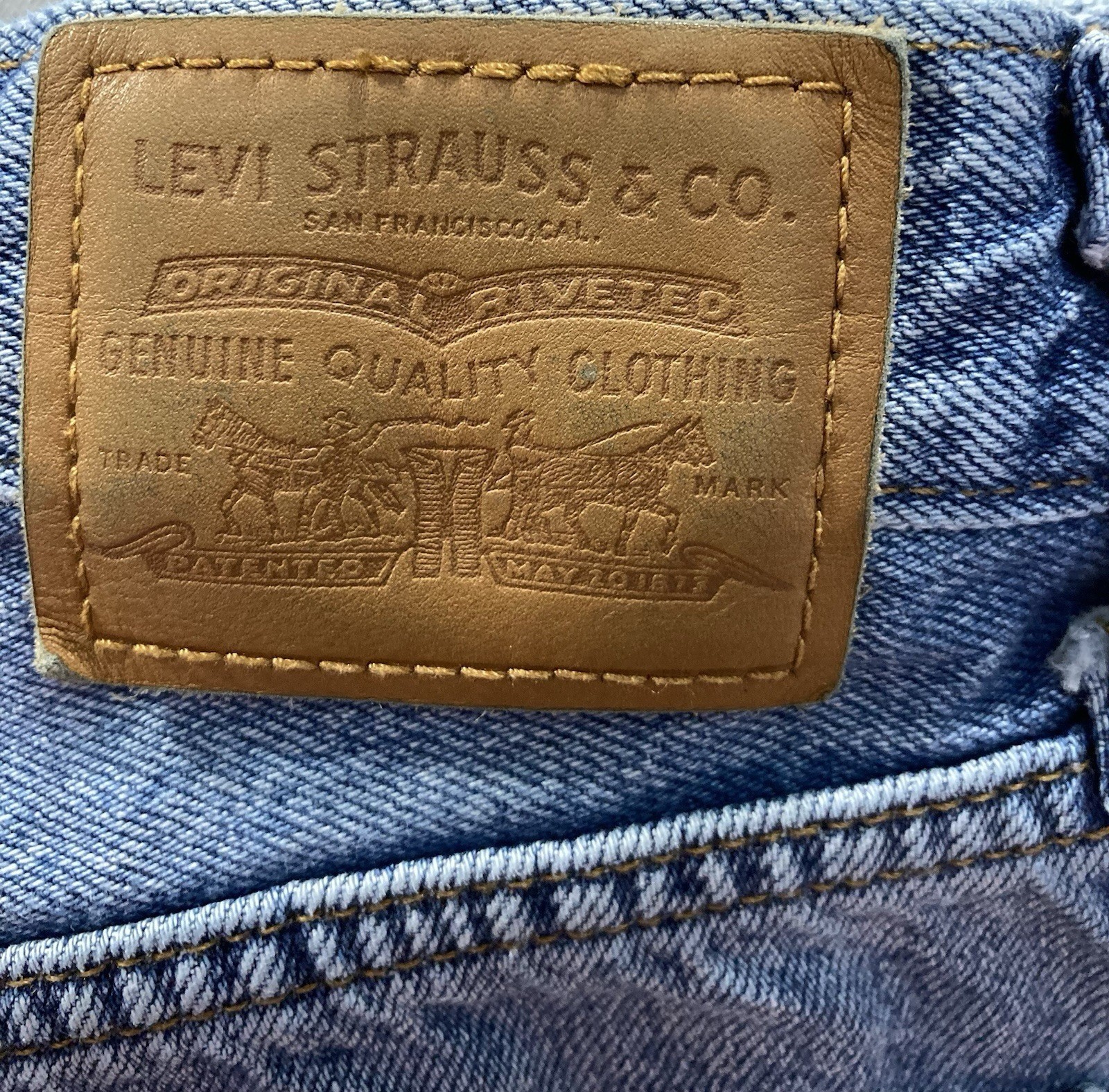 Levis Baggy Dad Jeans size 28 Baggy Light Wash Mid Rise Distressed 80 90s Grunge thumbnail 12