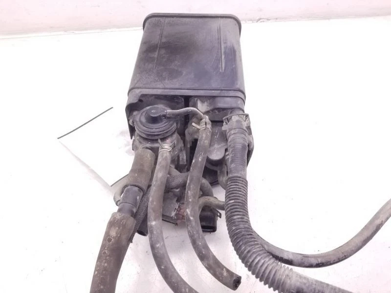 Toyota Corolla 2000 bote de vapor de combustible de 1,8 L 4 cilindros Foto 3 de 4