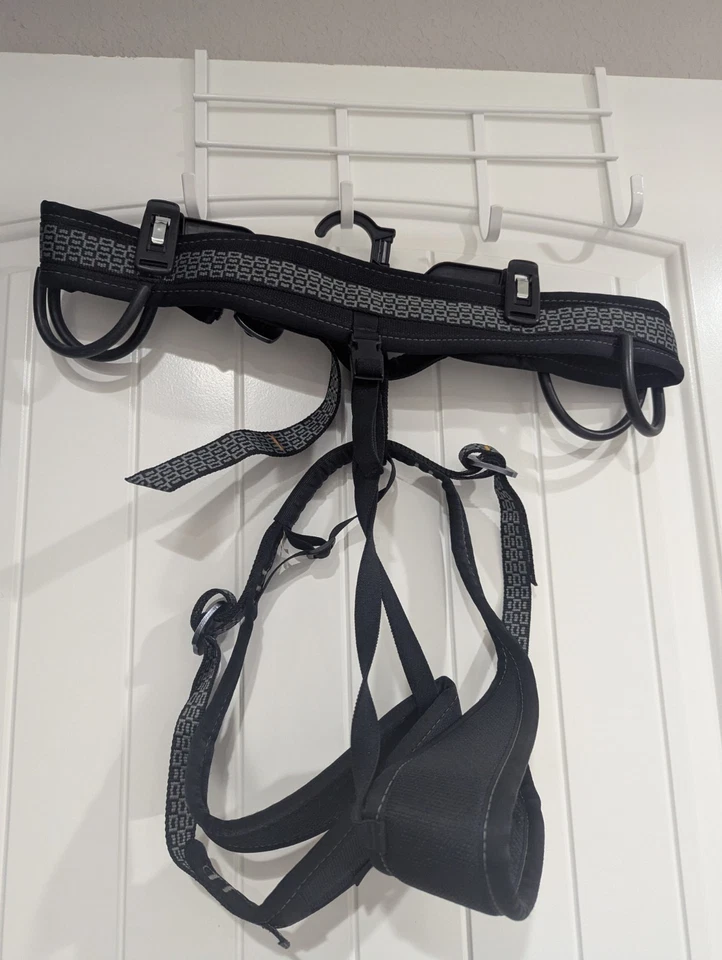 Arnés de Escalada Singing Rock Zenith Talla XL Tipo C Lazos de Engranaje Ajustables Negro Foto 2 de 4