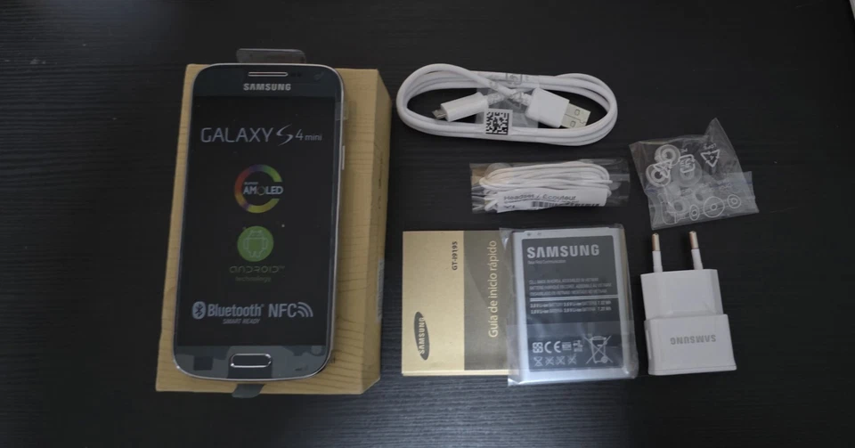 Samsung Galaxy S4 Mini - 8GB - Grey colour (Unlocked) Rae Original Box  - Image 4 of 4