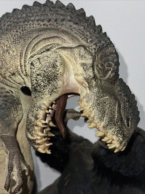 WETA Collectibles V-REX VS KONG STATUE The 8th Wonder Of The World