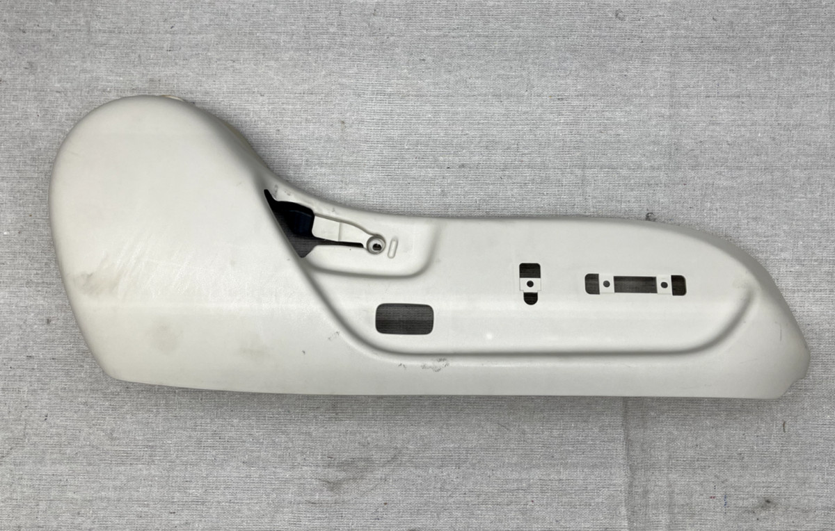 10-15 LEXUS IS250C IS350C FRONT RIGHT SEAT CUSHION SHIELD OEM 71811-53050
