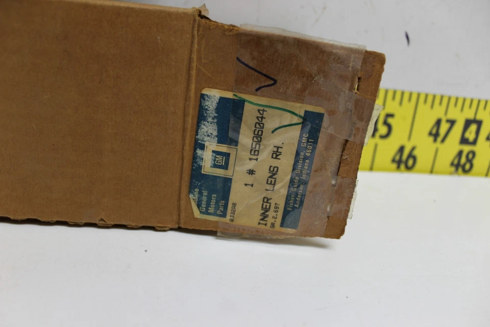 Nuevo OEM GM RH Lente Luz Trasera 16506044 1987-91 Chevrolet Corsica Beretta (SVM131 Foto 4 de 4