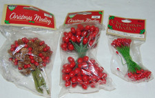 ARTIFICIAL HOLLY BERRIES DOUBLE ENDED WIRES  PINECONE STEMS HOLIDAY CRAFTS