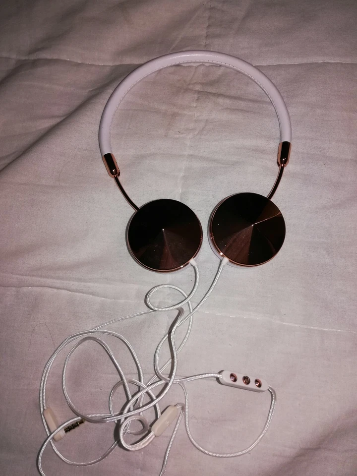 Frends Layla Headband Headphones - Rose Gold and White (A3) - Image 2 of 3