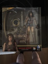 MAFEX 024 Wonder Woman Batman vs Superman Dawn of Justice Action Figure DC