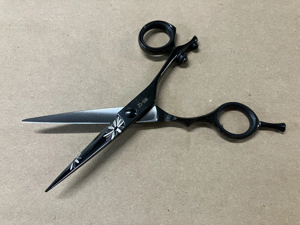 Washi Black Daisy Swivel 5.5" Shear Refurbished Great Condition - Image 4 of 4